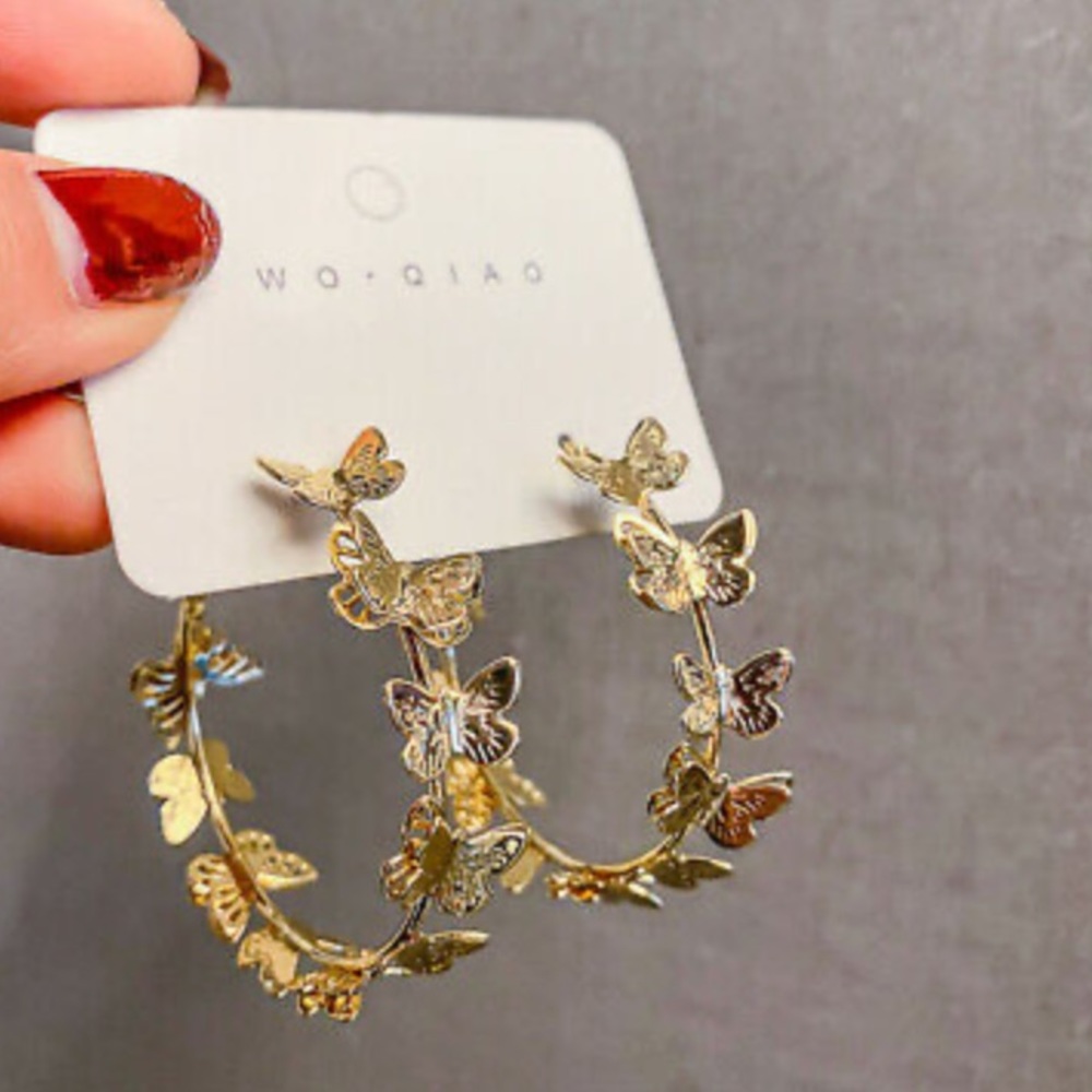 NEW Butterfly 18k Gold Plated Hoop Earrings - Picture 7 of 9